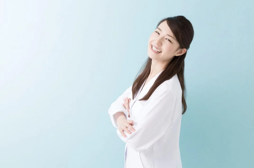 笑顔の女性