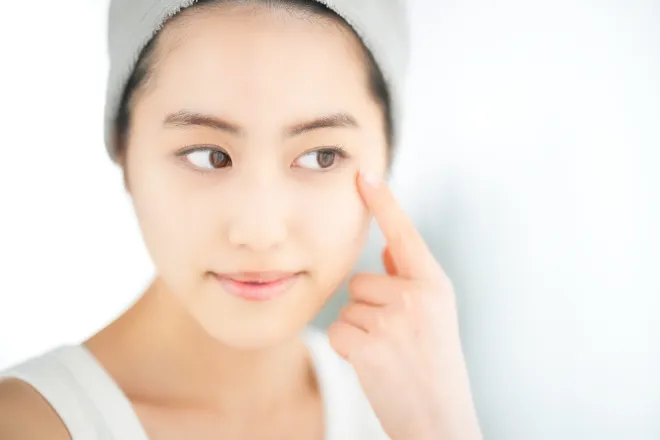 目頭切開のダウンタイム中に仕事はできる?何日休むべきか形成外科専門医が解説